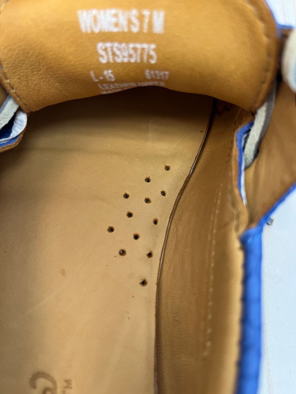 Sperry Gold club boat shoes.Textured leather. Comfort insole. Gently worn. Size7 - Picture 6 of 7